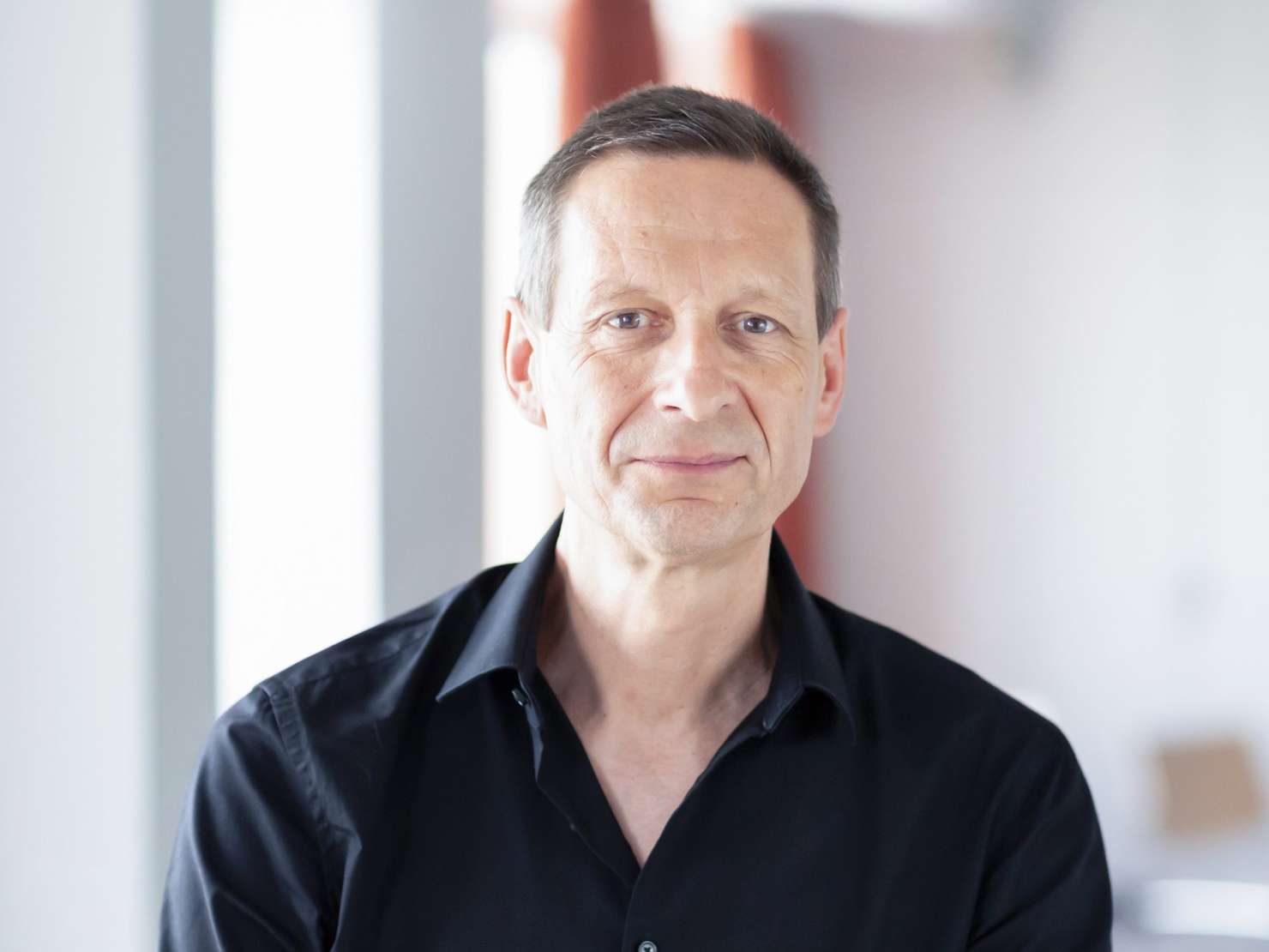 Dr. Peter Bleses